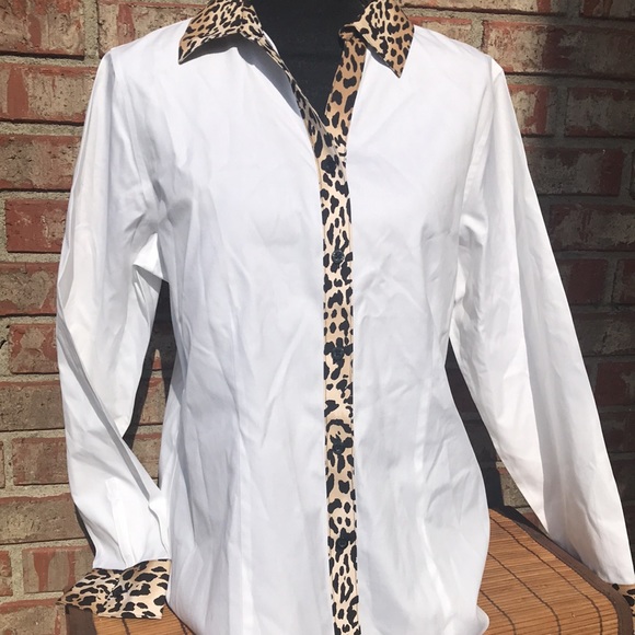 🚨 New CHICO White Cotton Leopard Animal Print Trim Button Up Blouse - Picture 3 of 8